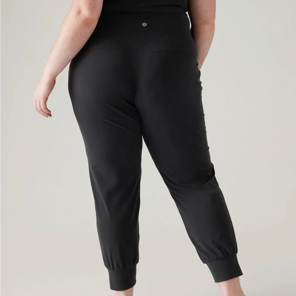 Athleta Salutation Jogger NWT - Picture 7 of 12